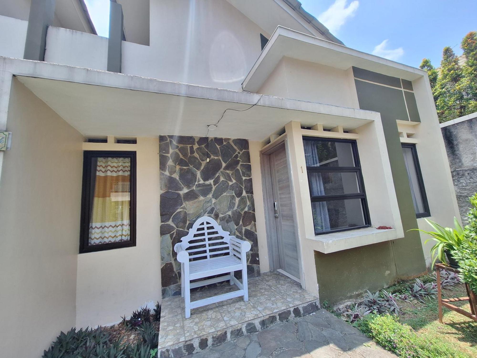 Urbanview Hotel Inkoppabri Cisarua Puncak エクステリア 写真