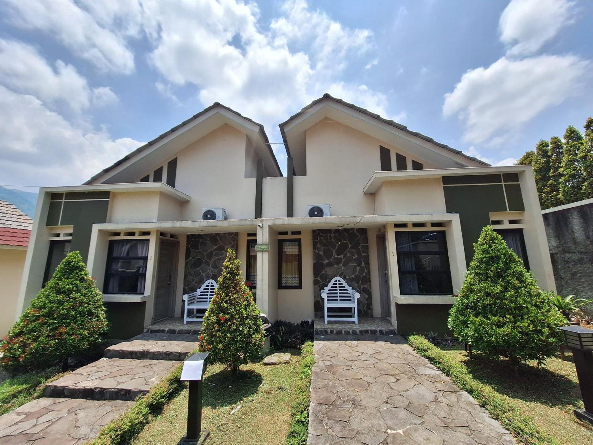 Urbanview Hotel Inkoppabri Cisarua Puncak エクステリア 写真