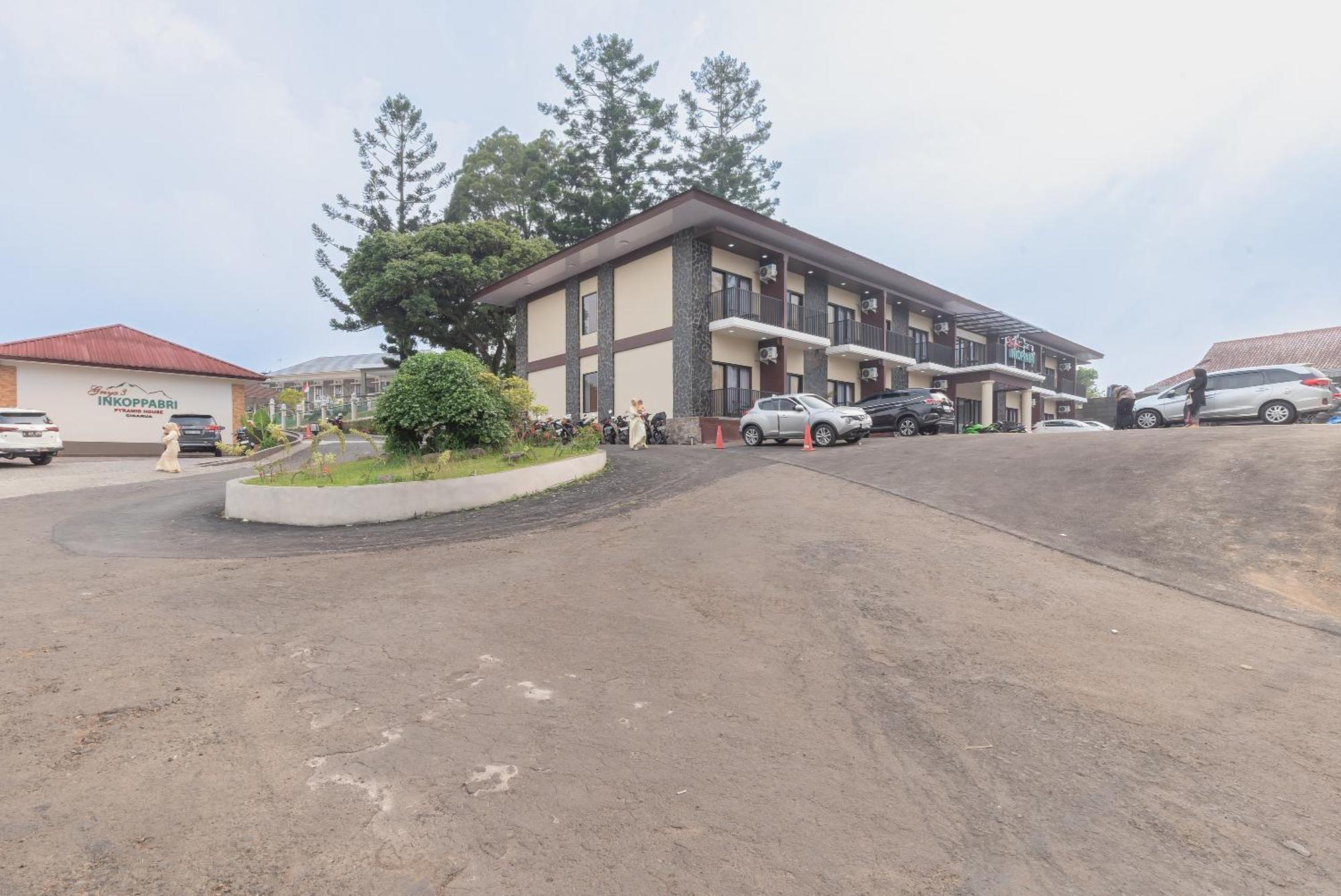 Urbanview Hotel Inkoppabri Cisarua Puncak エクステリア 写真