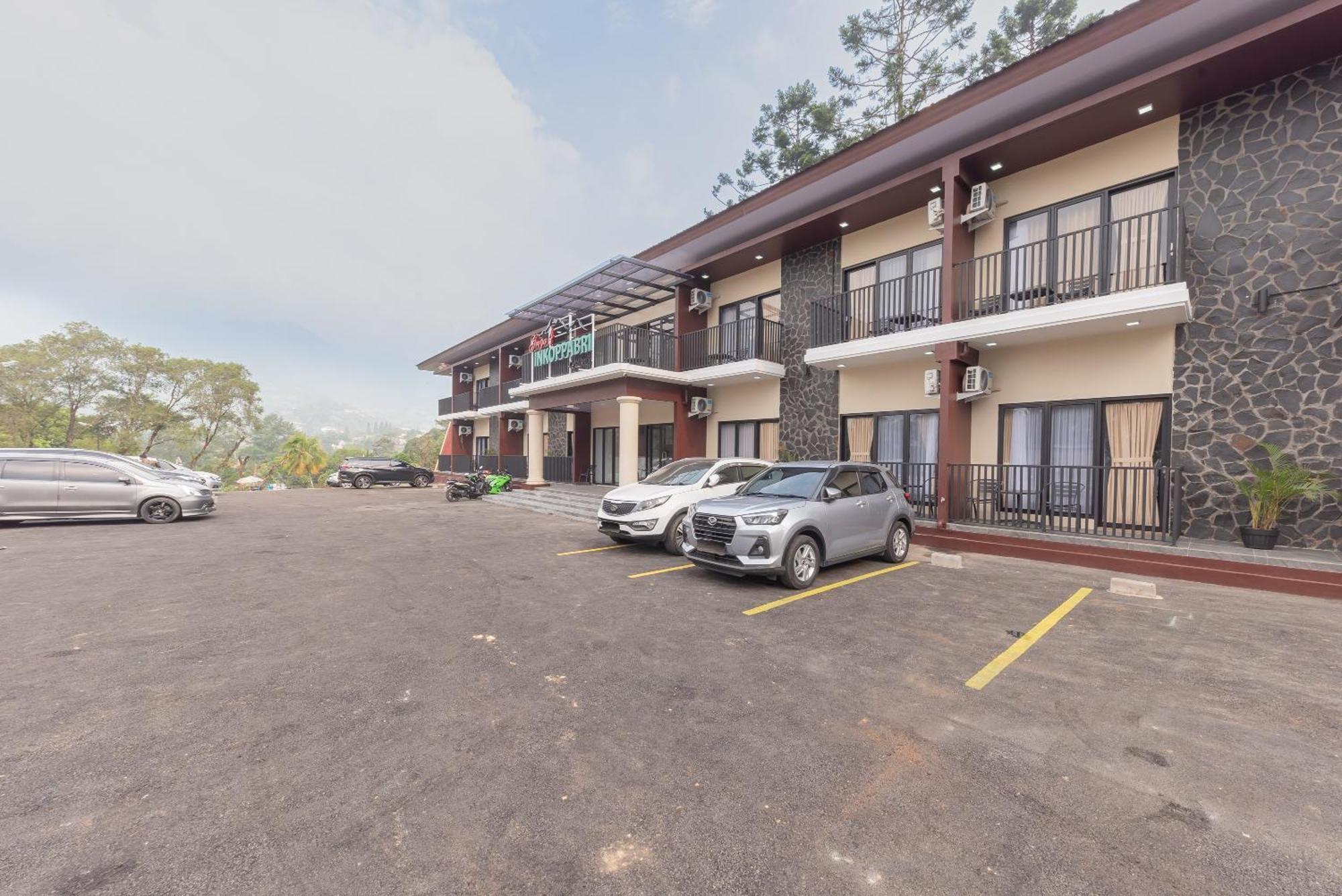 Urbanview Hotel Inkoppabri Cisarua Puncak エクステリア 写真