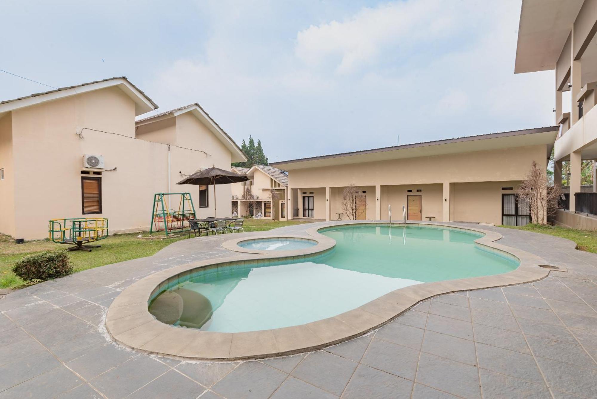 Urbanview Hotel Inkoppabri Cisarua Puncak エクステリア 写真
